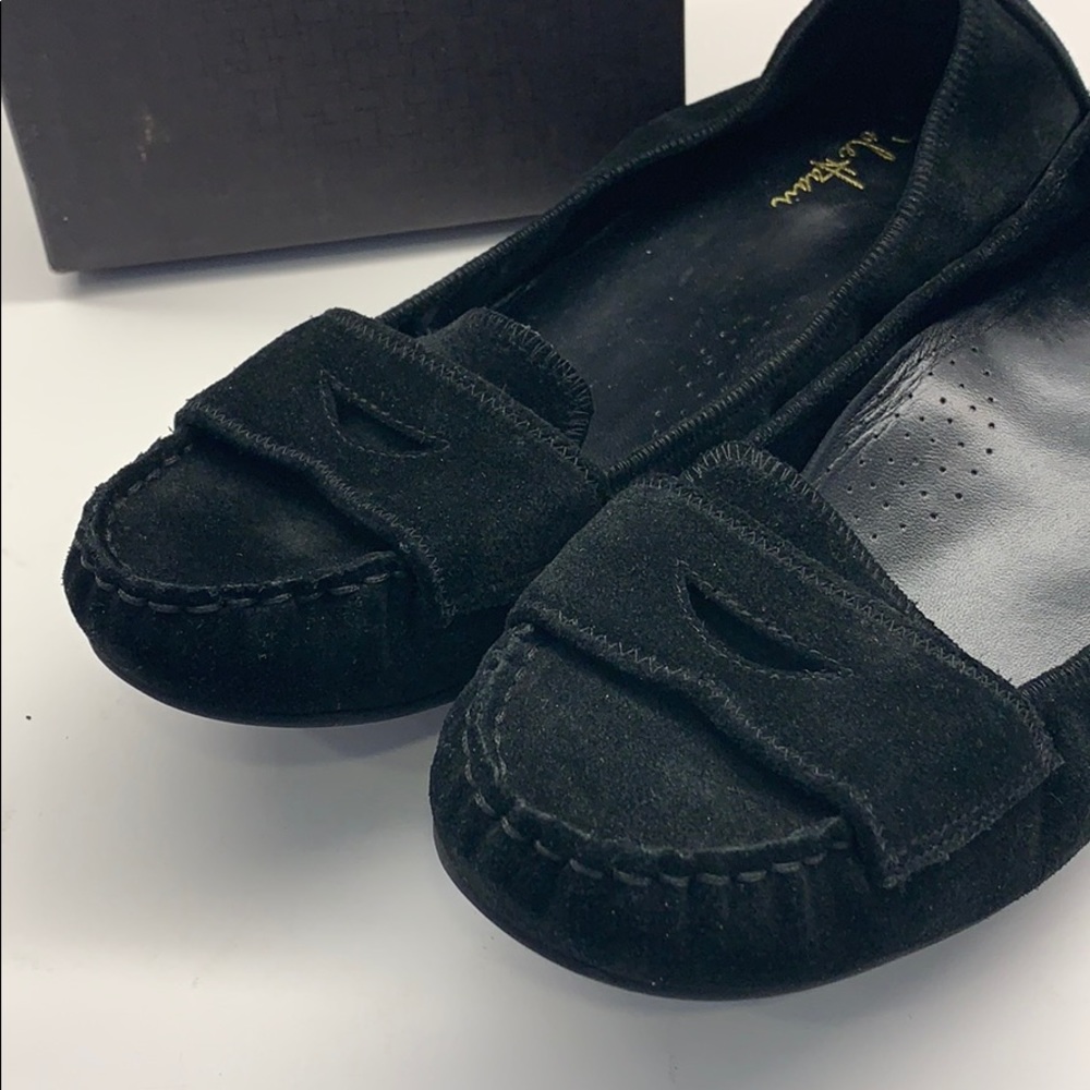 Shoes - Picture 2 of 3